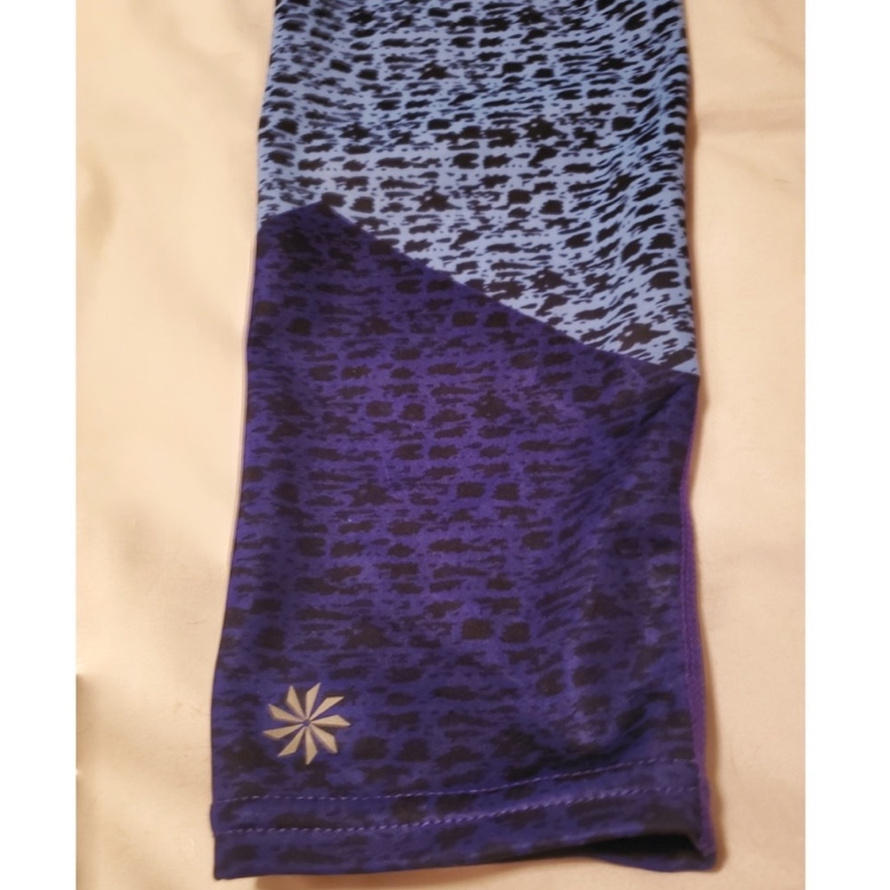 Athleta 7/8 Blue Geometric Patterned Athletic Com… - image 4